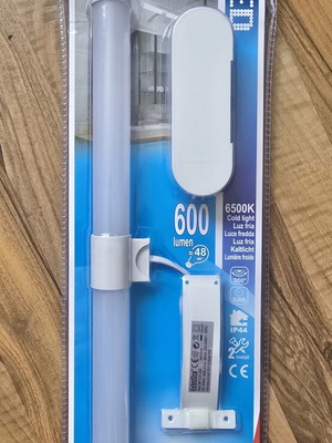 LED bathroom light 40cm new, cold white 6500K, 6W