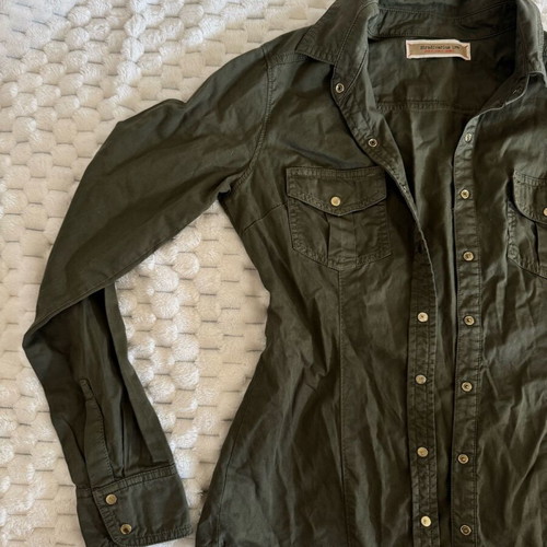 Stradivarius khaki shirt with pockets like new, fitted