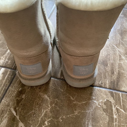 Ugg x Disney Frozen boots size 30 used, grey