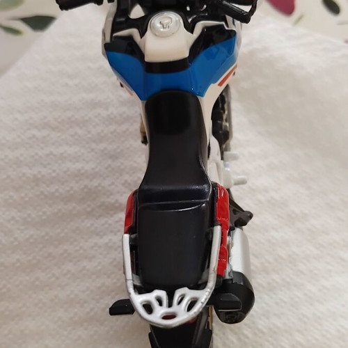 Honda Africa Twin Adventure 1:18 scale metal motorcycle model by Bburago
