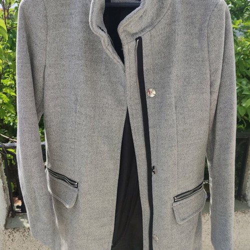 Bershka coat size S gray like new