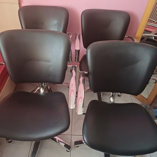 Tiger hydraulic hair salon chairs set of 4 like new