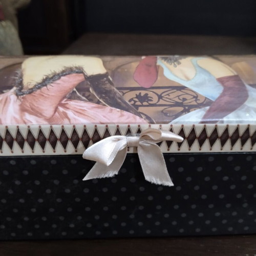 Vintage jewelry box with interior mirror used