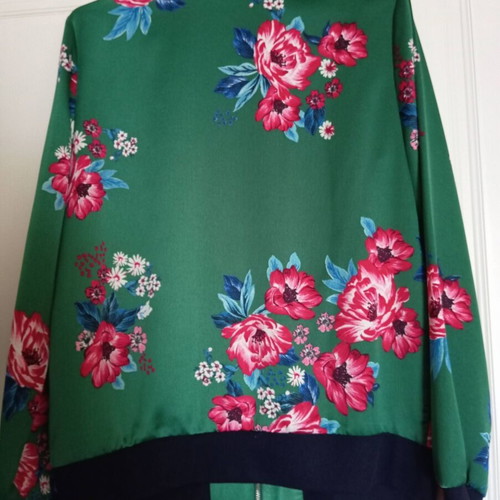 Stradivarius floral bomber jacket emerald green like new size M