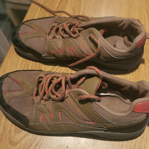 Athletic shoes used size 37 brown