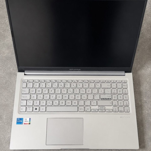 Laptop Asus Vivobook 15 X1504ZA-BQ531W like new, Intel Core i5, 16GB RAM, 1TB SSD