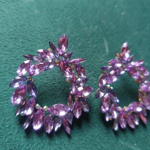 Earrings with purple stones like new