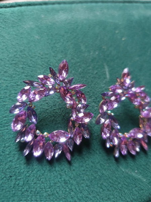 Earrings with purple stones like new