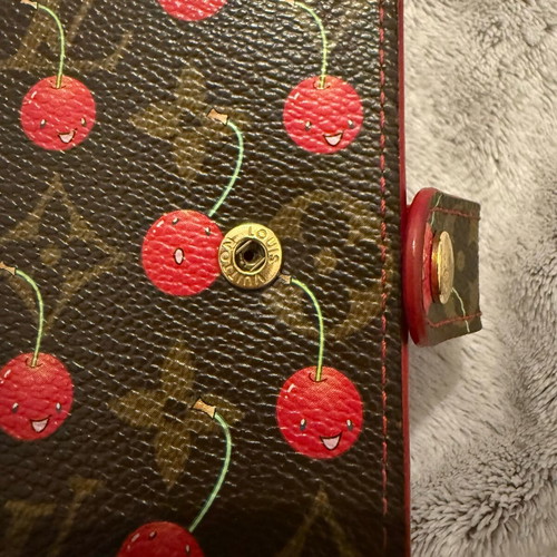 Louis Vuitton Cerises Agenda like new with broken metal support