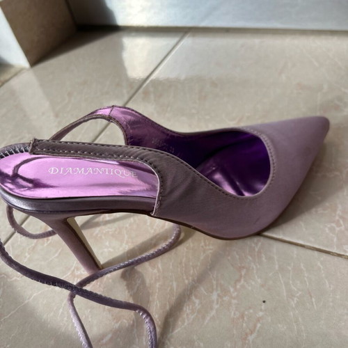 Satin lace-up lilac pumps like new, size 38