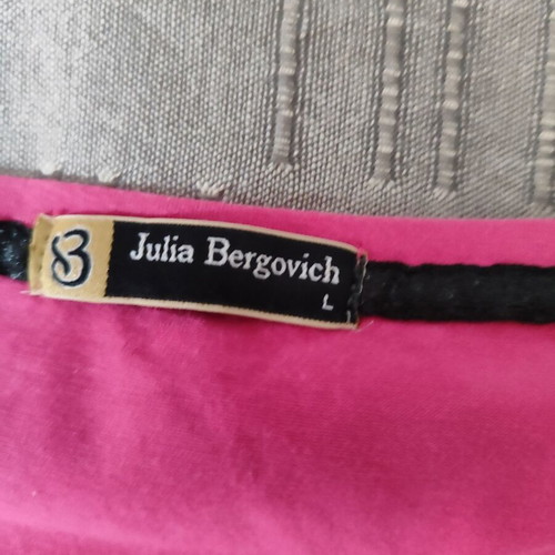 Julia Bergovich fuchsia t-shirt like new, size M