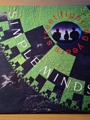 Simple Minds Street Fighting Years LP like new, rock