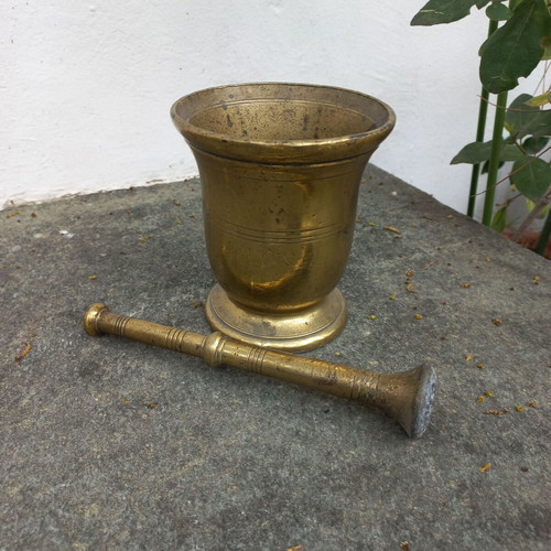 Bronze mortar and pestle set used, vintage