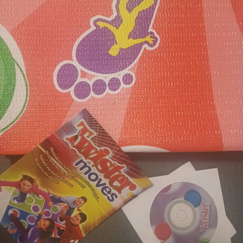 Twister Moves board game like new