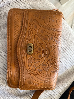 Shoulder bag new camel color with embossed designs