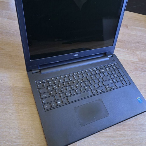 Dell Inspiron 15 3542 Laptop like new, i3 CPU, 8GB RAM, 500GB SSD