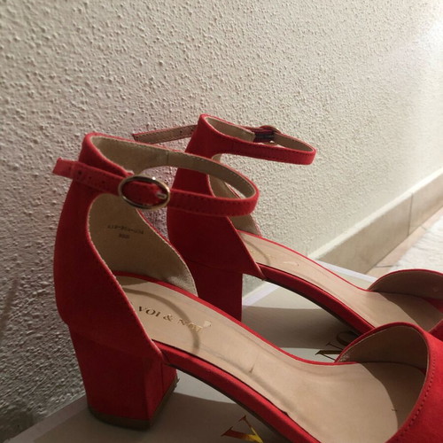 Voi Noi red velvet high heels used, size 40