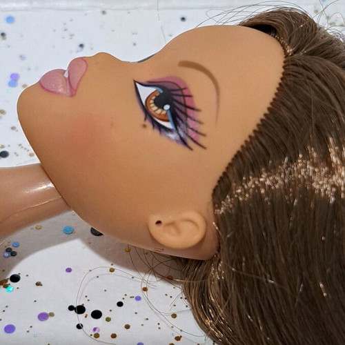 Bratz Fashion Designer Yasmin doll used with flaws