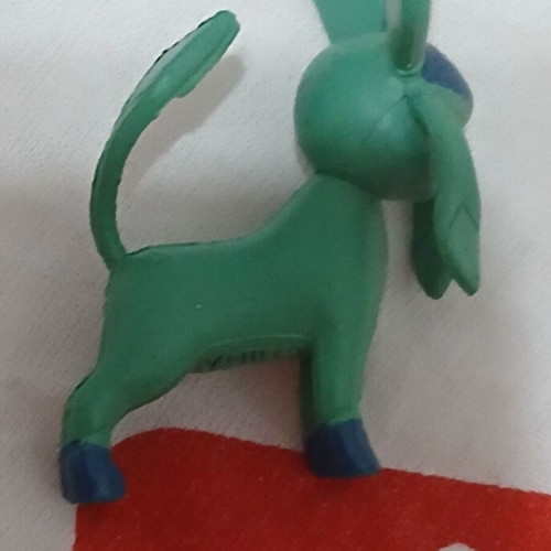 Glaceon Pokemon figure Gen 4 Diamond Pearl and Platinum