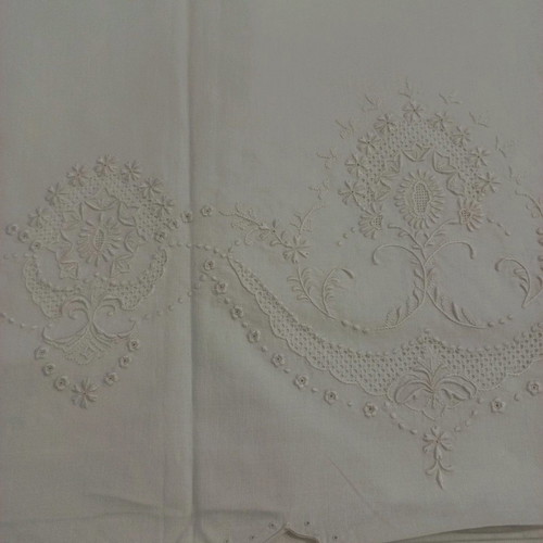 SEMTONI K PILLOWCASE