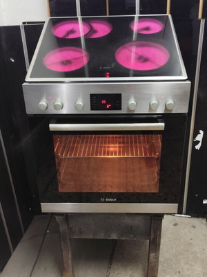 Bosch built-in electric oven with ceramic hob, 2 baking trays and grill