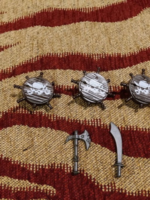 Playmobil pirate shields and weapons like new