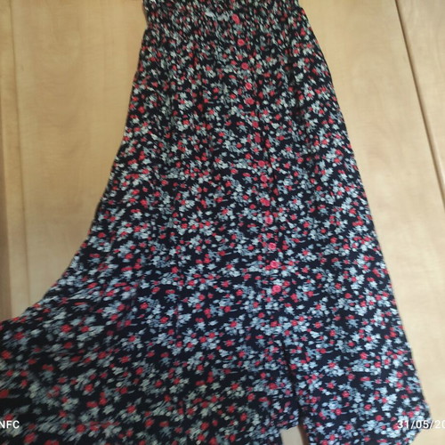 Attrattivo women's skirt like new, size medium, soft fabric, buttoned front