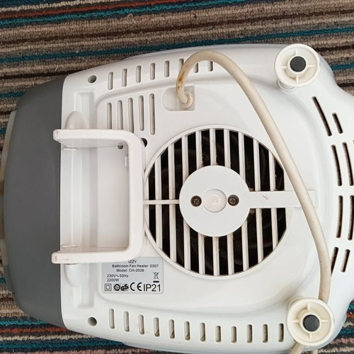 Izzy Bathroom Fan Heater CH-2026 2200W used, IP21 waterproof