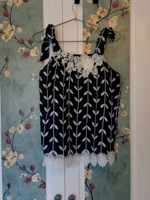 Summer top like new, dark blue with white pattern