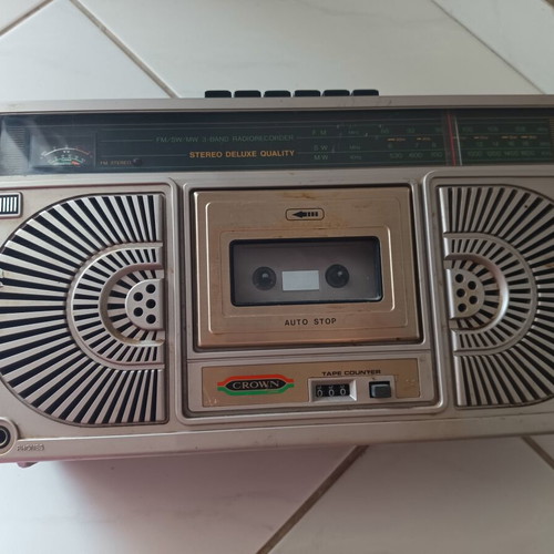 Radio cassette player