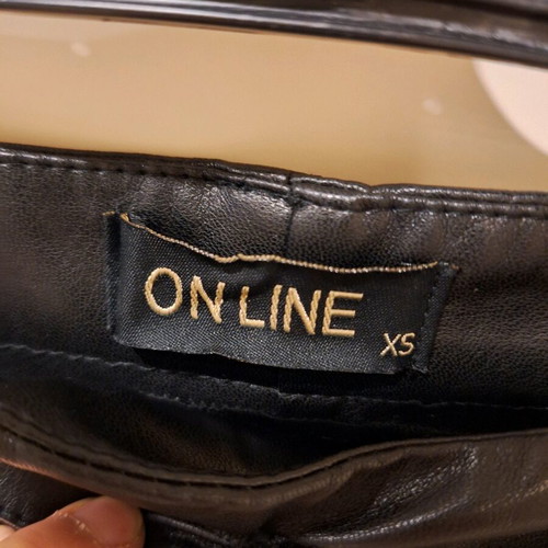 Leather bermuda like new, black, size XS, below the knee