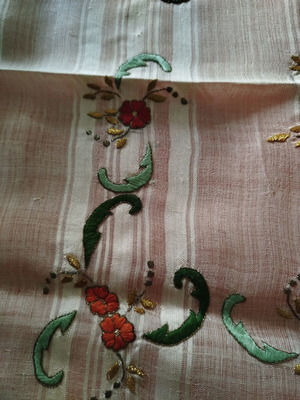 Vintage handmade embroidered tablecloth with gold thread, like new