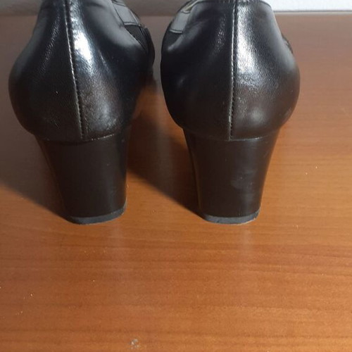 Soffice Sogno leather black pumps size 39 like new