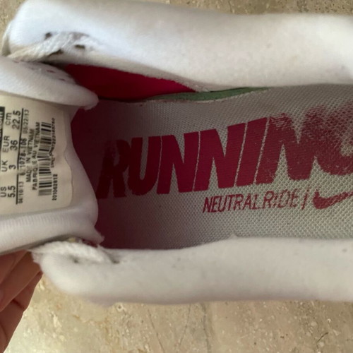 Nike athletic shoes used, size 36, white