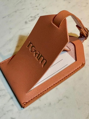 Roam luggage tag new, pink salmon with gold logo