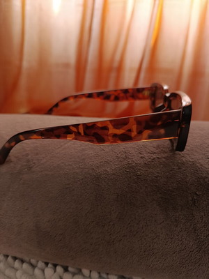 Sunglasses rectangular frame used, brown tortoiseshell