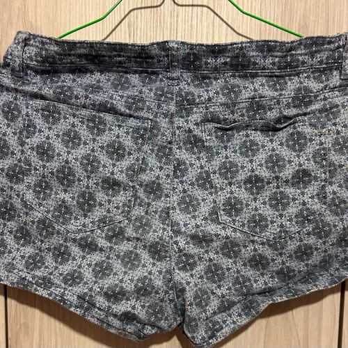H&M short shorts used with patterns blue in very good condition