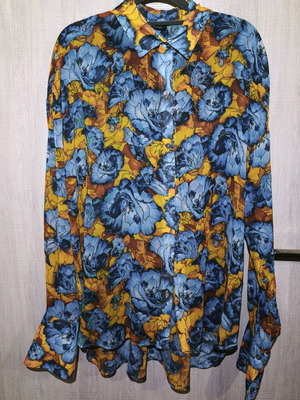 Iraida shirt like new, one size, blue and orange