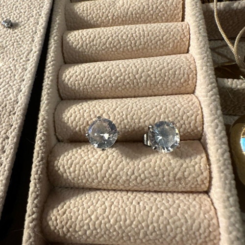 Stud earrings with crystal silver like new