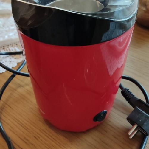 SilverCrest popcorn machine like new, red color