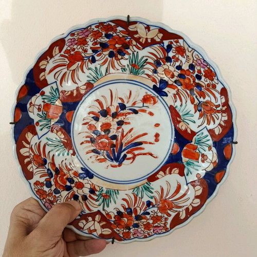Imari antique plate 19th century, like new, 25 cm diameter