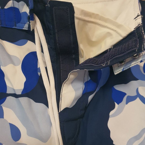 GAP swim shorts with blue floral pattern size L like new