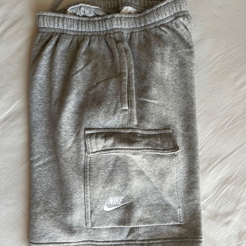 Nike Sportswear Cargo Short gray size S like new