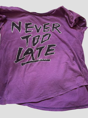 T-shirt gray with print size Medium used Pink Woman