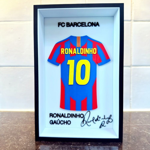 Ronaldinho Gaúcho #10 FC Barcelona logo collectible like new