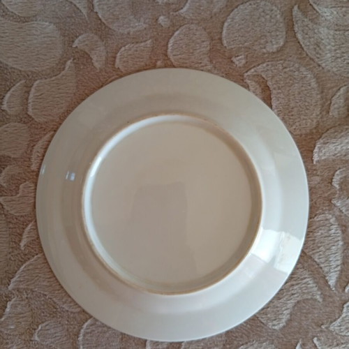 Plate like new, 19 cm diameter