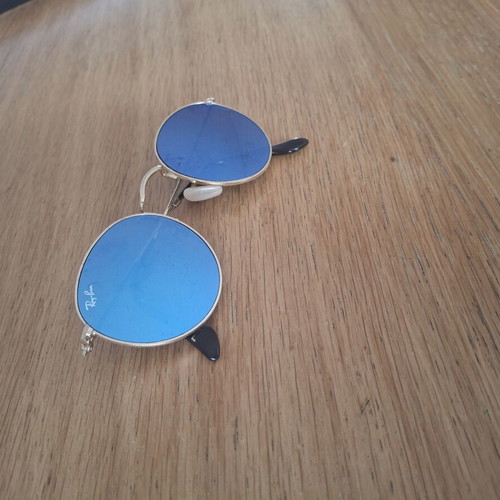 Ray Ban sunglasses like new, blue lenses