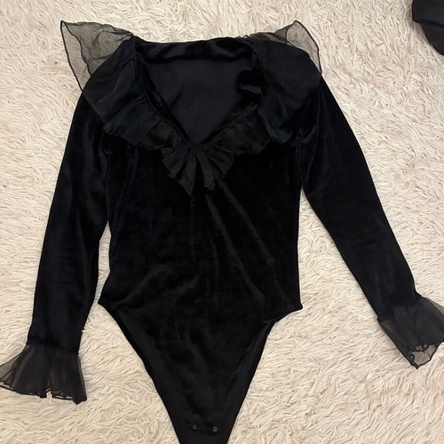 Velvet black bodysuit like new, size L