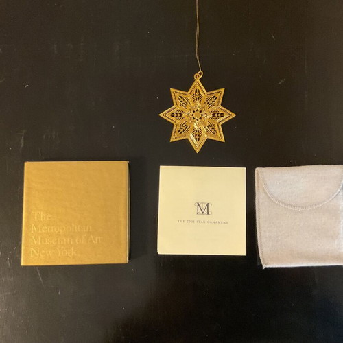 Gold Christmas star ornament Metropolitan Museum of Art 2001 like new