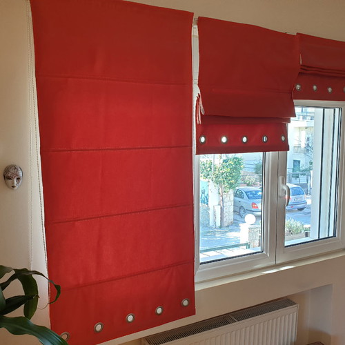 Curtain blinds used, 1 double and 3 singles, red/brick color